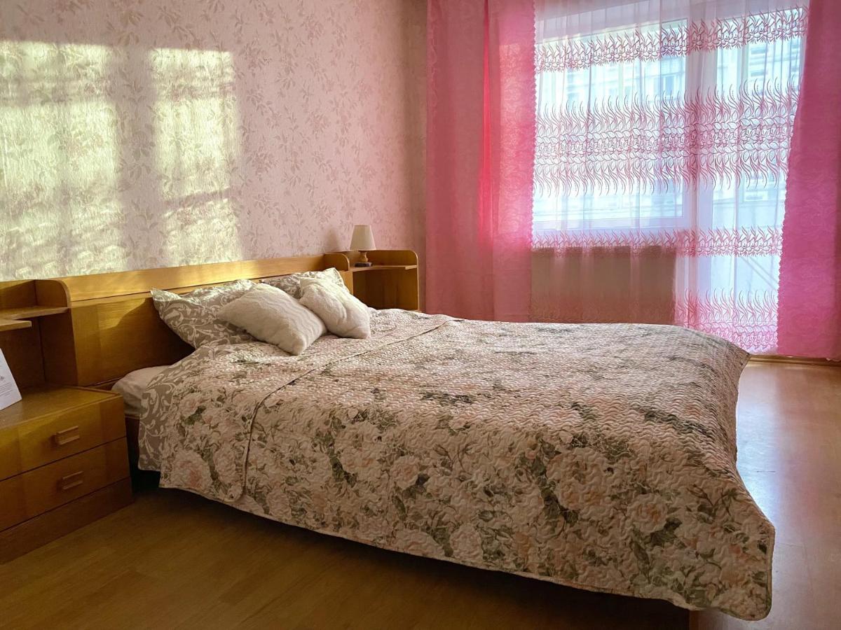 Spacious 3-Room Apartment & Parking Riga Buitenkant foto