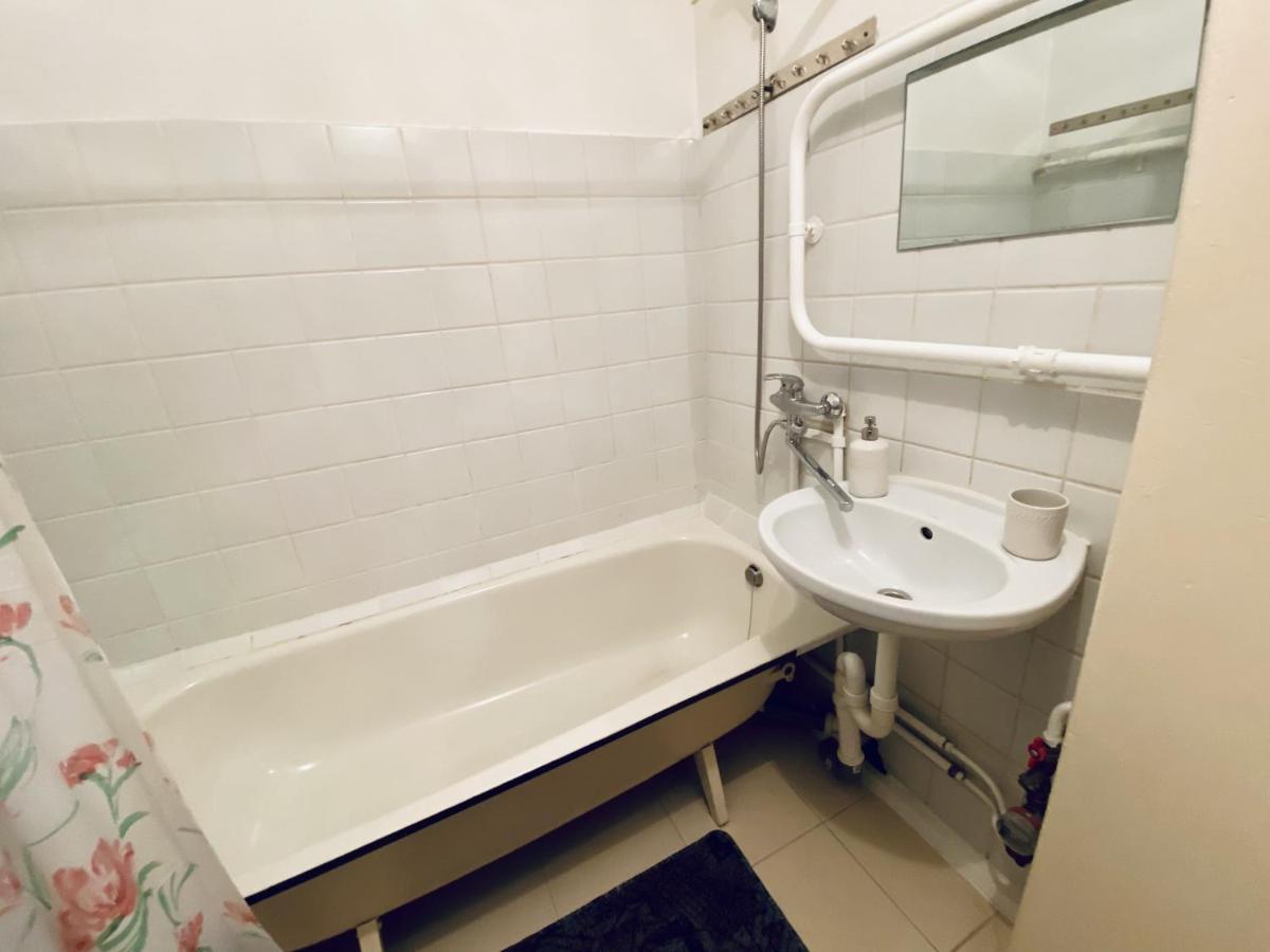 Spacious 3-Room Apartment & Parking Riga Buitenkant foto